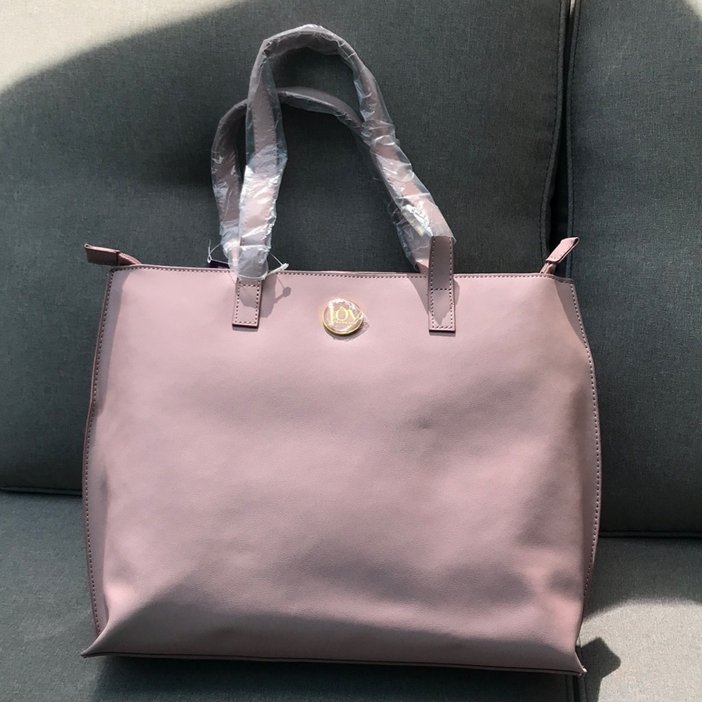 NWT  100% Leather Tote Bag BEAUTIFUL Pale Pink.
